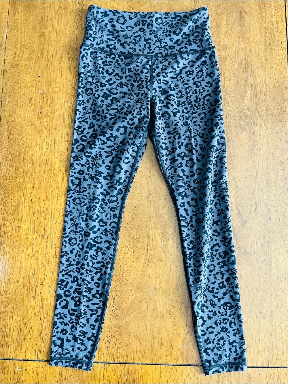 Athleta S Leopard Print Active Leggings - Grey/Black fall staple